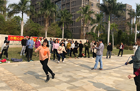 巾帼心向党，奋斗新征程