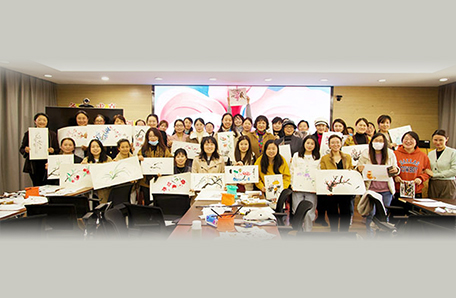 南京古生物所举办“与美同行”三八节主题活动