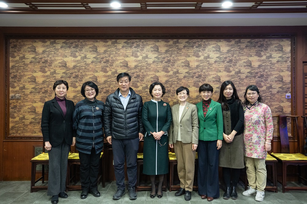 北京市妇联党组书记、主席张雅君来我所走访慰问底青云院士