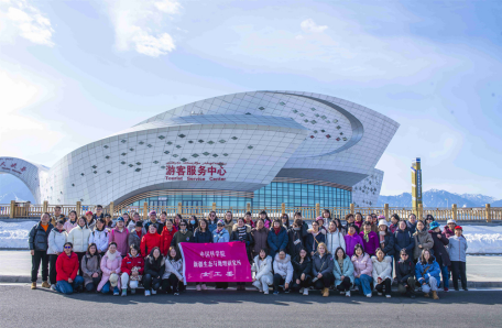 50.新疆生地所开展“科苑女性活动月”系列活动——凝聚科技巾帼力量，努力抢占科技制高点
